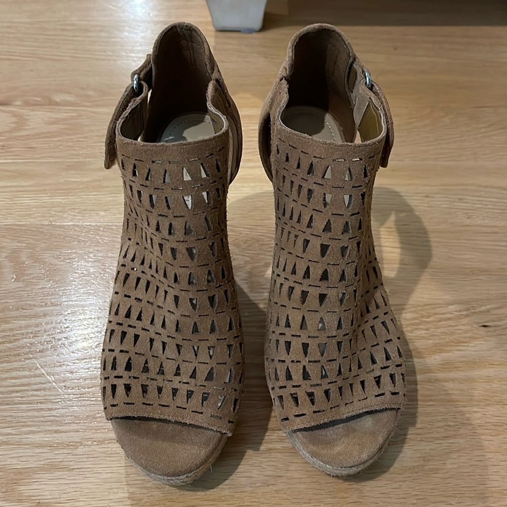 Marc Fisher suede platform espadrilles ~ size 7 ~ light brown - Picture 1 of 6